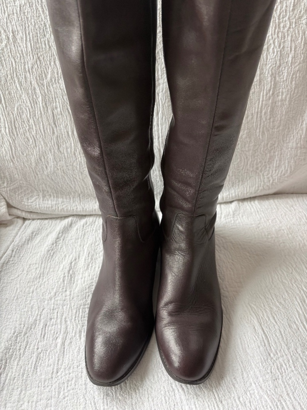 Brown knee-high flat boots, size 13